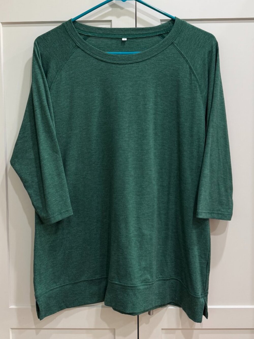 Amazon Essentials Women’s top ¾ length sleeve, Large Green Soft Neverworn